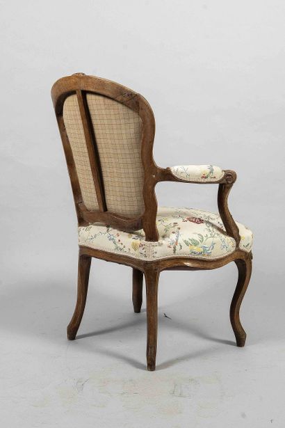 Moulded and carved wood cabriolet armchair,...