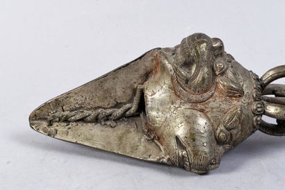 TIBET - 20th century
Large metal phurbu,...