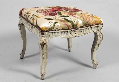 Stool in moulded wood, carved and relacquered,
...