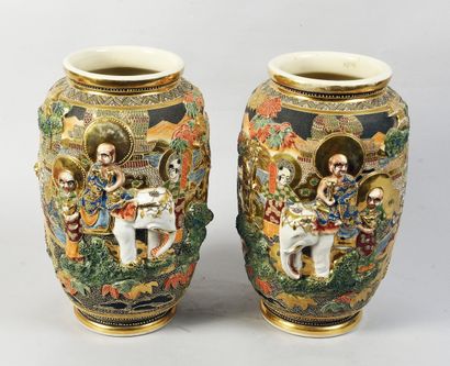 JAPAN, 20th century
Pair of porcelain Satsuma...