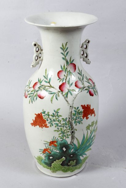 CHINA - 20th century
Polychrome enameled...