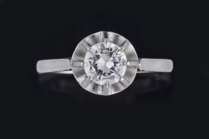 Solitaire ring in platinum (850 thousandths)...