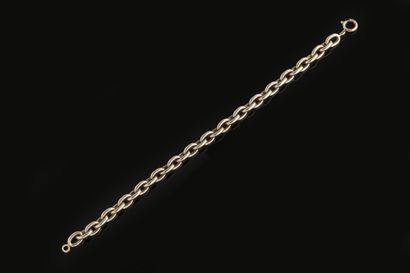 Oval link bracelet in yellow gold (750 thousandths)....