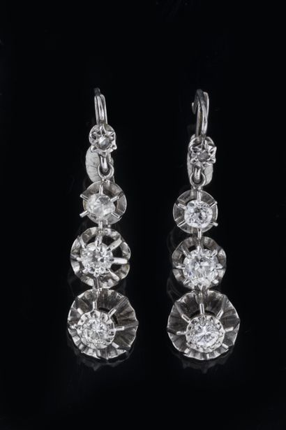 Pair of earrings in white gold (750 thousandths)...