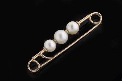 Yellow gold (750 thousandths) safety-pin...