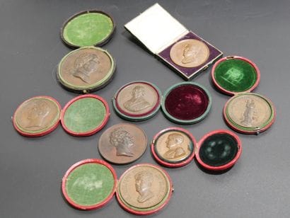Set of 8 bronze medals including LOOS, GOTTFRIED...