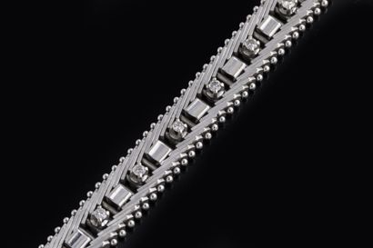 Bracelet with rectangular chevron motifs...