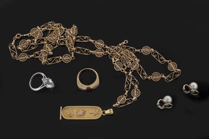 Lot de bijoux usés en or gris et or jaune...