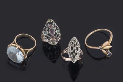 Lot of four accidental rings set with missing...
