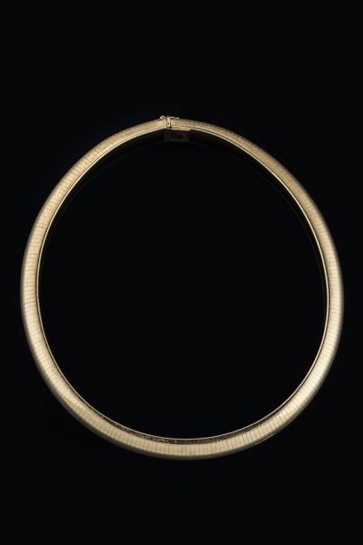 Yellow gold (750 thousandths) wide cable...