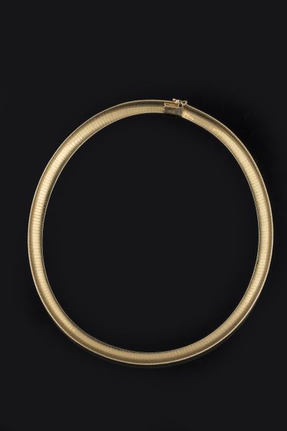 Yellow gold (750 thousandths) wide cable...