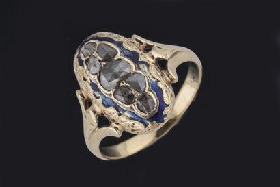 Marquise-shaped ring in yellow gold (750...
