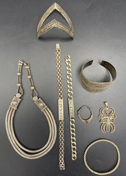 Lot of silver and silver-plated jewelry,...