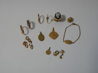 Lot of accidental and deformed jewelry in...