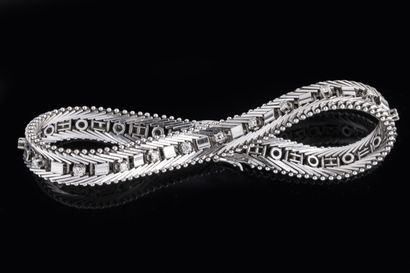 Bracelet with rectangular chevron motifs...