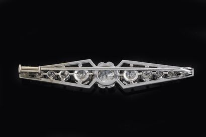 Broche barrette en or gris (750 millièmes)...