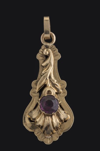 Pendentif (ancienne boucle d’oreille) en...