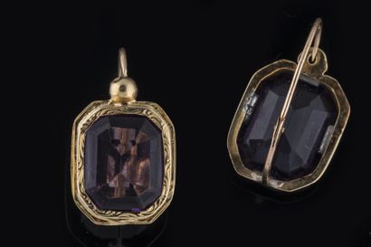 Pair of brisure earrings in yellow gold (750...