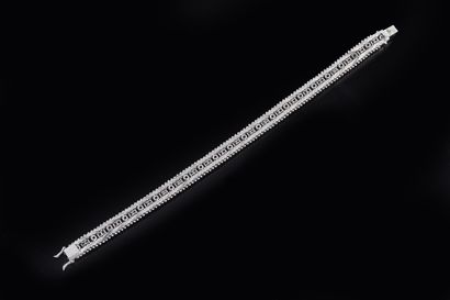 Bracelet with rectangular chevron motifs...