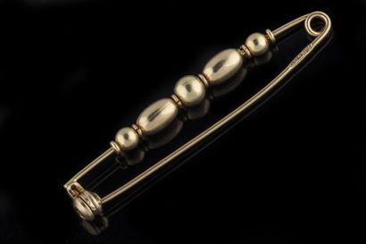 Nurse brooch with yellow gold (750 thousandths)...
