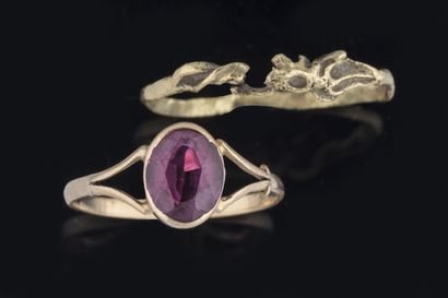 * 2 yellow gold (750 thousandths) rings,...
