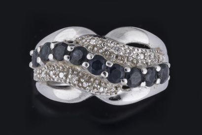 Bague jonc en or gris (750 millièmes) centrée...