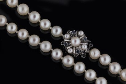 Necklace adorned with 93 white cultured pearls,...