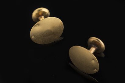 Two yellow gold (750 thousandths) stripped...