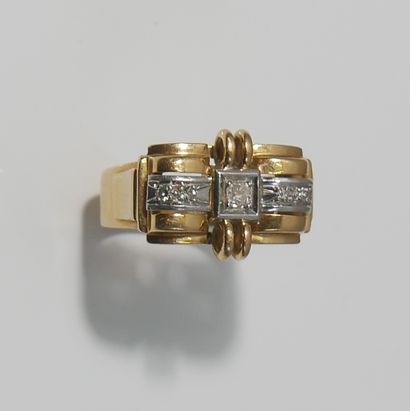 Bridge and gadroon ring set in platinum (850...