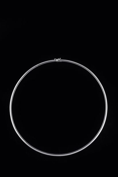 Collier câble en or gris (750 millièmes)....