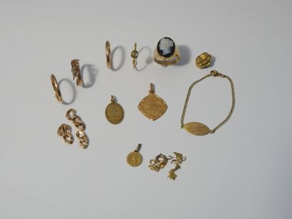 Lot of accidental and deformed jewelry in...