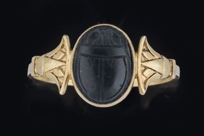 Yellow gold (750 thousandths) scarab ring...