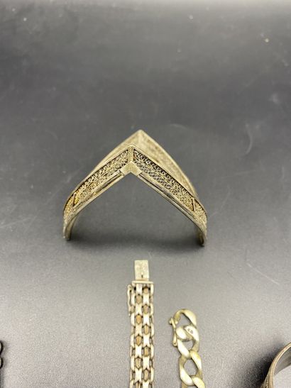 Lot of silver and silver-plated jewelry,...