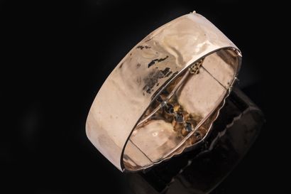 Yellow gold (750 thousandths) opening bangle...