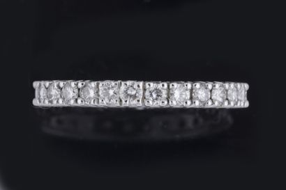 Wedding band set with brilliant-cut diamonds...