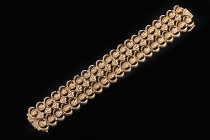 Large yellow gold (750 thousandths) scroll...