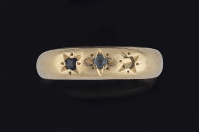 Yellow gold (750 thousandths) band ring set...