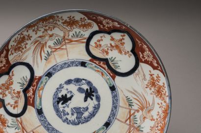 CHINA late 19th century
Two Imari porcelain...