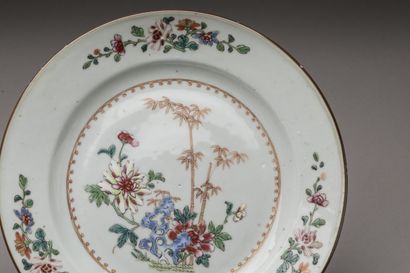 CHINA 18th century 
Set of nineteen porcelain...