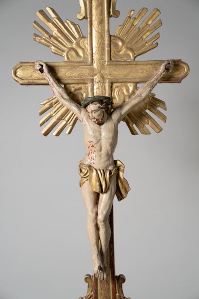 Processional cross in carved, gilded and...
