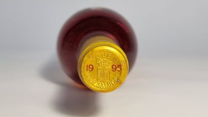 1 B CHATEAU D'YQUEM (original wooden case...