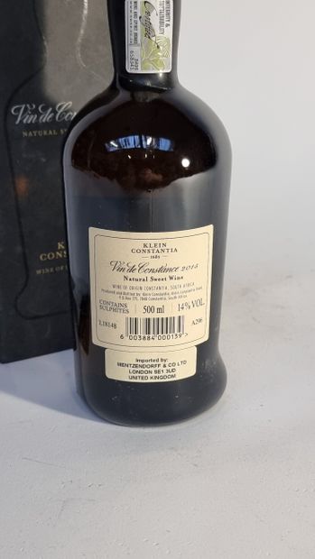 1 50 cl VIN DE CONSTANCE (Coffret légèremebt...