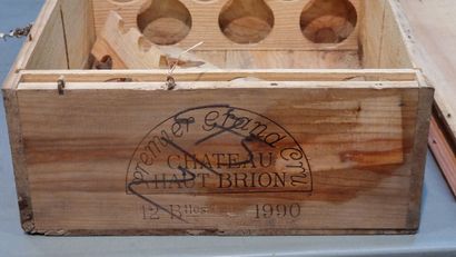 12 B CHATEAU HAUT-BRION (Caisse Bois d'origine...