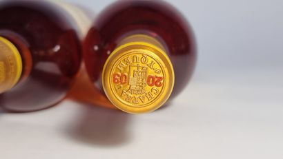2 B CHATEAU D'YQUEM 2003 C1 Superior Sauternes...