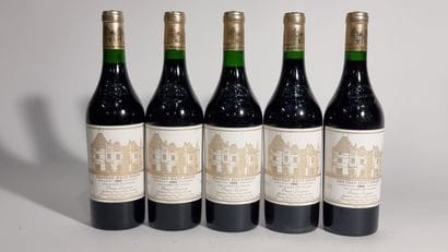 5 B CHATEAU HAUT-BRION 1992 GCC1 Graves (étiquettes...
