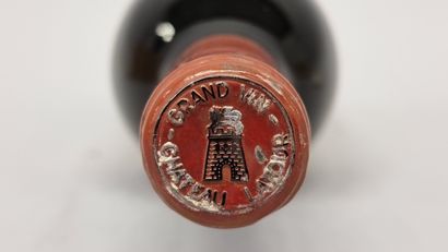 1 B CHATEAU LATOUR 1983 GCC1 Pauillac (M.E;...