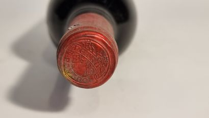 1 B PETRUS 1980 Pomerol (T.L.B+ à B.G-; e.f.s...
