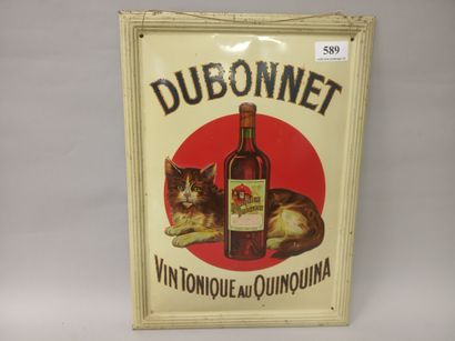 DUBONNET vin tonique au quinquina.
Plaque...