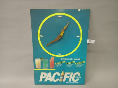 PACIFIC DE RICARD
Quartz clock.
Plastic material....
