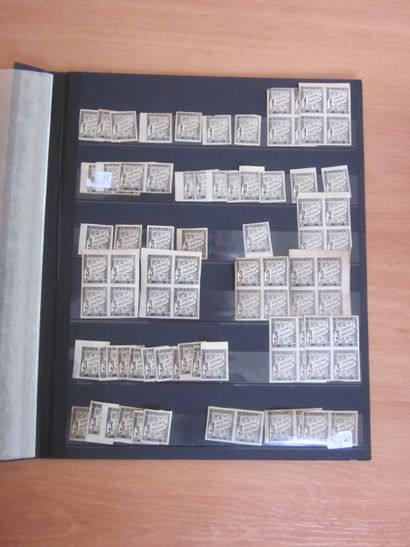 Une pochette avec une page de classeur de...